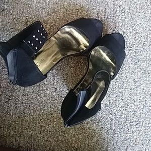 Black and Gold Wedges